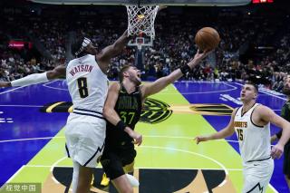 的首次亮相 的首次亮相