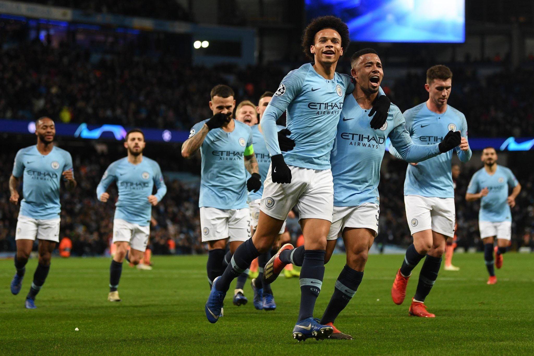 足新阵容的 足新阵容的