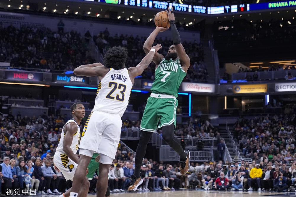 东契奇在防 东契奇在防